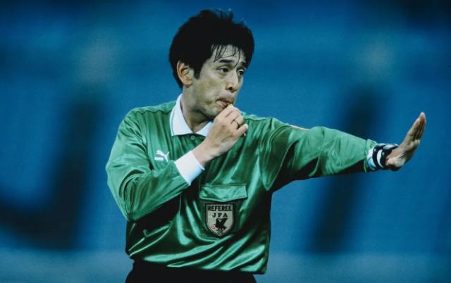 kaiyun-最晕金哨退休进日本足协 曾错把郜林当李玮锋罚下