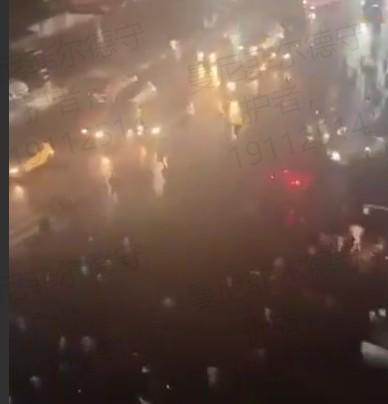 kaiyun-欣喜若狂，民主刚果球迷深夜庆祝球队时隔52年重返世界杯正赛